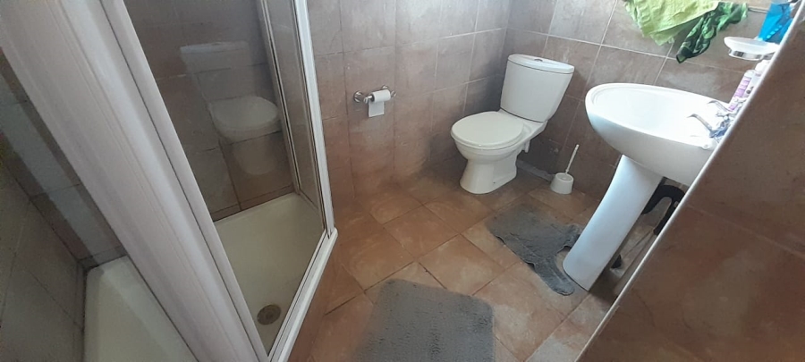 To Let 2 Bedroom Property for Rent in Flamwood North West